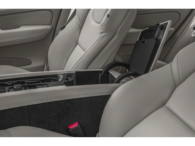 2020 Volvo XC60 R-Design