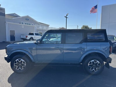 2022 Ford Bronco Base