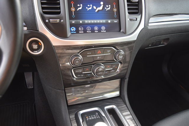 2020 Chrysler 300 Touring