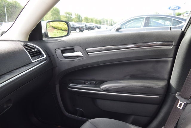 2020 Chrysler 300 Touring