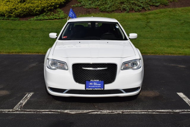 2020 Chrysler 300 Touring