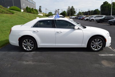 2020 Chrysler 300 Touring