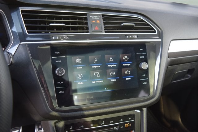 2024 Volkswagen Tiguan SE R-Line Black