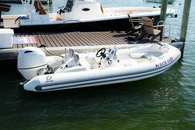 2025 Zodiac YACHTLINE YL490DL DELUXE Base