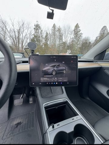 2023 Tesla Model Y Base
