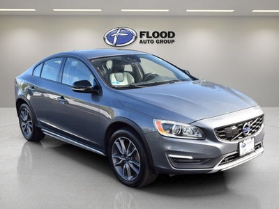 2018 Volvo S60 Cross Country T5