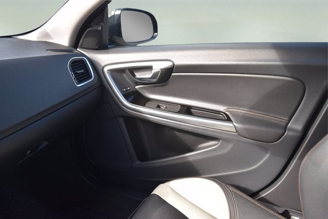 2018 Volvo S60 Cross Country T5