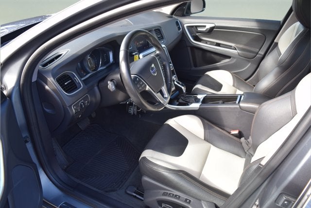 2018 Volvo S60 Cross Country T5