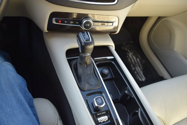 2019 Volvo XC90 Momentum