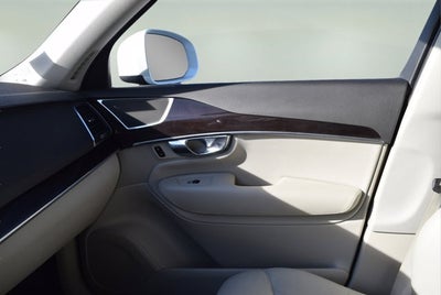 2019 Volvo XC90 Momentum