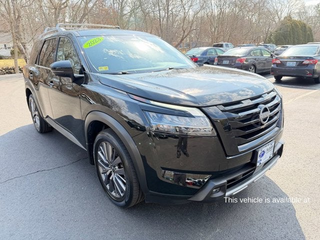 2023 Nissan Pathfinder SL
