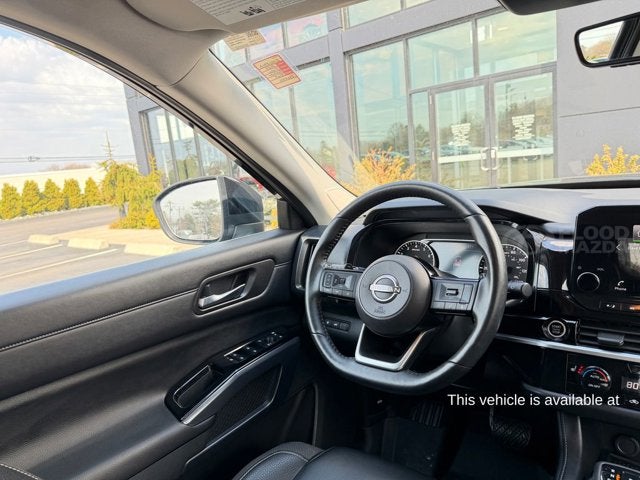 2023 Nissan Pathfinder SL