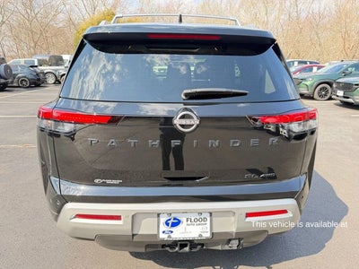 2023 Nissan Pathfinder SL