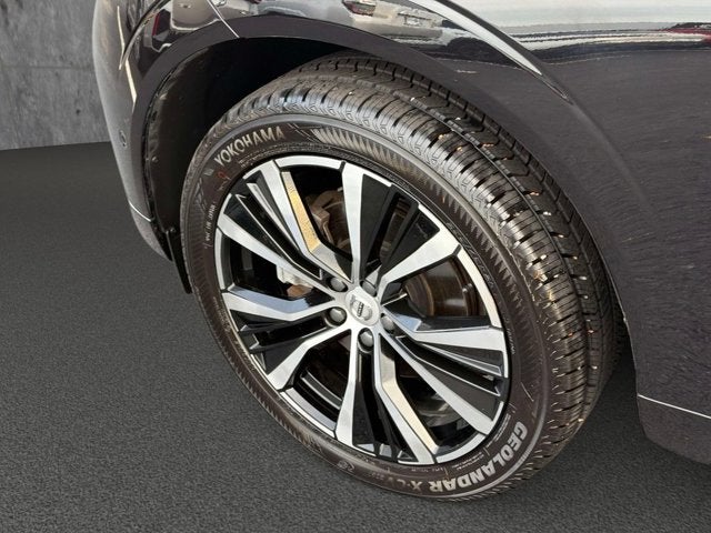 2024 Volvo XC60 Plus Dark Theme