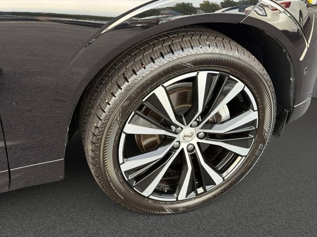 2024 Volvo XC60 Plus Dark Theme