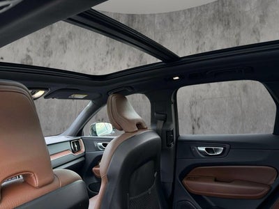 2024 Volvo XC60 Plus Dark Theme