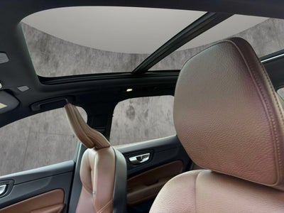 2024 Volvo XC60 Plus Dark Theme