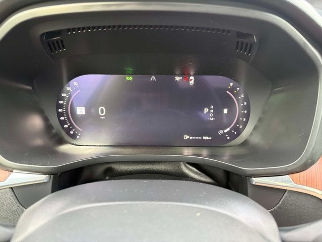 2024 Volvo XC60 Plus Dark Theme