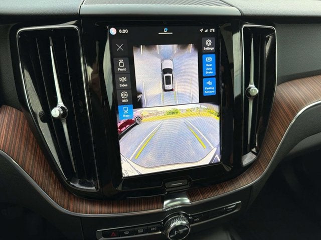 2024 Volvo XC60 Plus Dark Theme