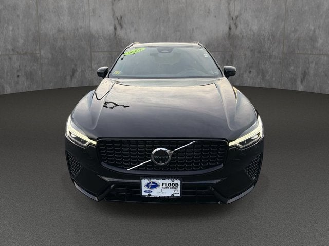 2024 Volvo XC60 Plus Dark Theme
